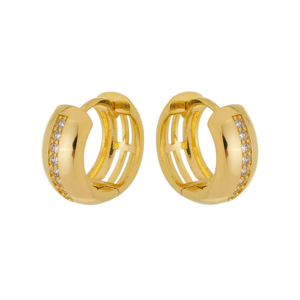 Brinco argola articulada média cravejada com zircônia folheado em ouro 18K