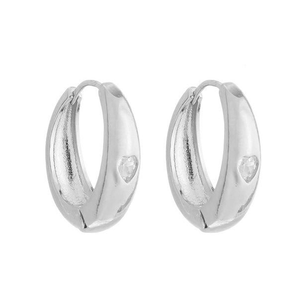 Brinco de argola liso com um coração de zircônia na frente prata e dourado folheado