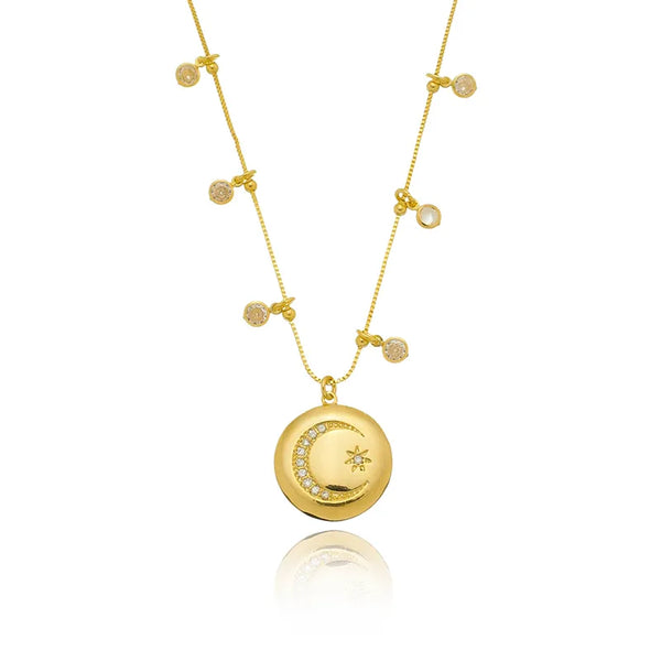 Colar com medalha de lua e zircônias folheado em ouro 18K
